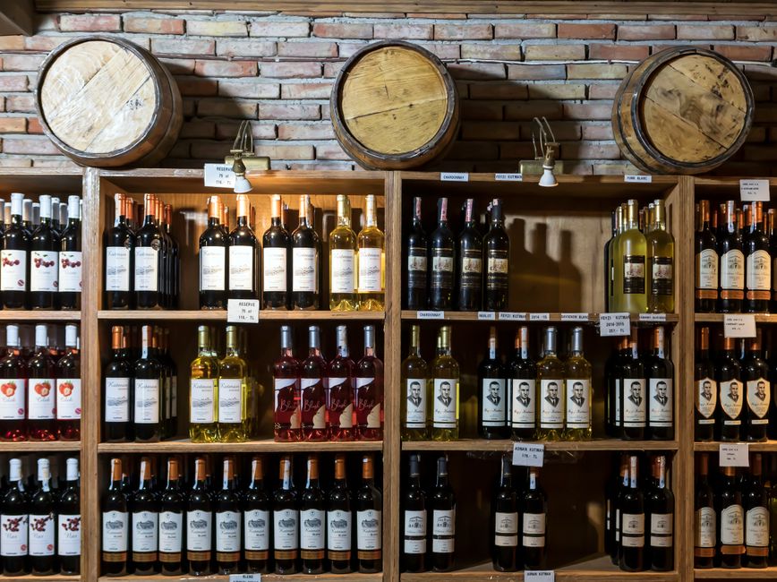 Kennedy's Bar & Restaurant Wine Displays & Racks